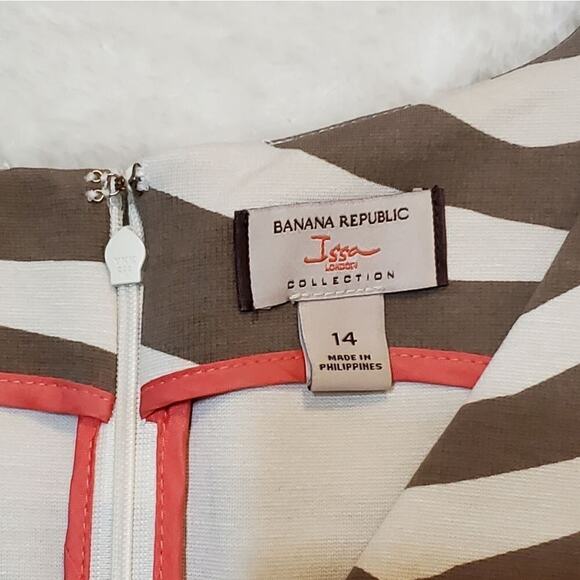 Banana Republic Issa London Collection, Tan and Cream Zebra Print Dress, Size 14 - Picture 4 of 11